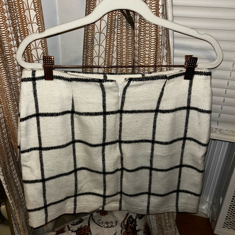 Altar's State White and Black Plaid Skirt - Picture 3 of 4
